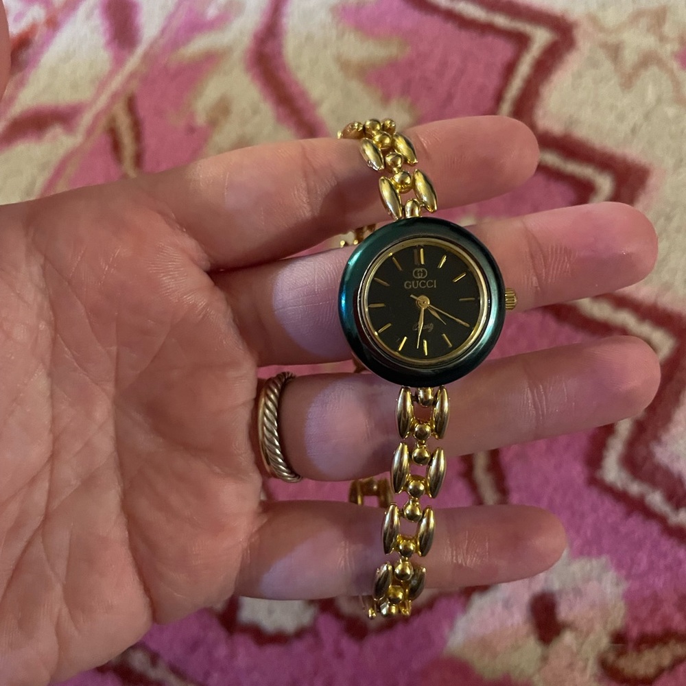 gucci bezel watch